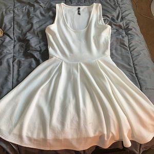 Women’s Pleated Skirt White Sleeveless Dress